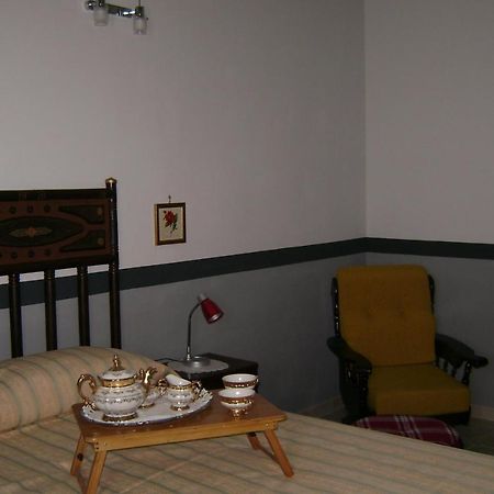 B&B Ex Magazzeno Barlotti Paestum Bagian luar foto