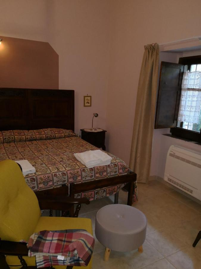 B&B Ex Magazzeno Barlotti Paestum Bagian luar foto