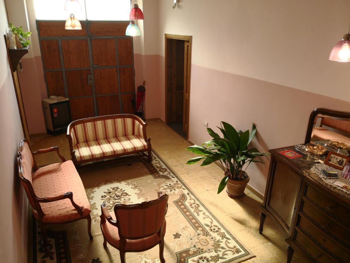 B&B Ex Magazzeno Barlotti Paestum Bagian luar foto