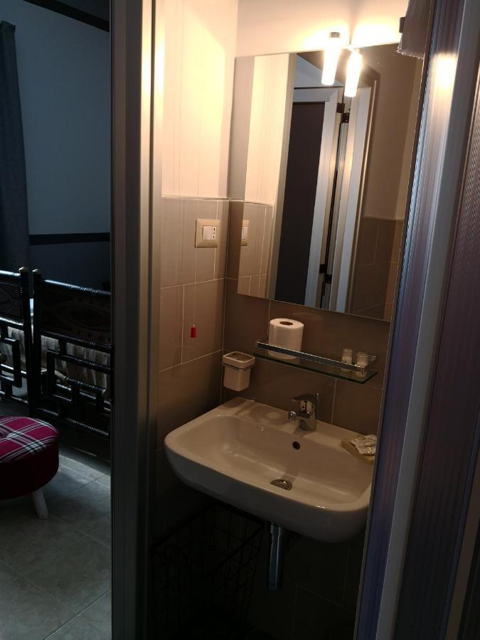 B&B Ex Magazzeno Barlotti Paestum Bagian luar foto
