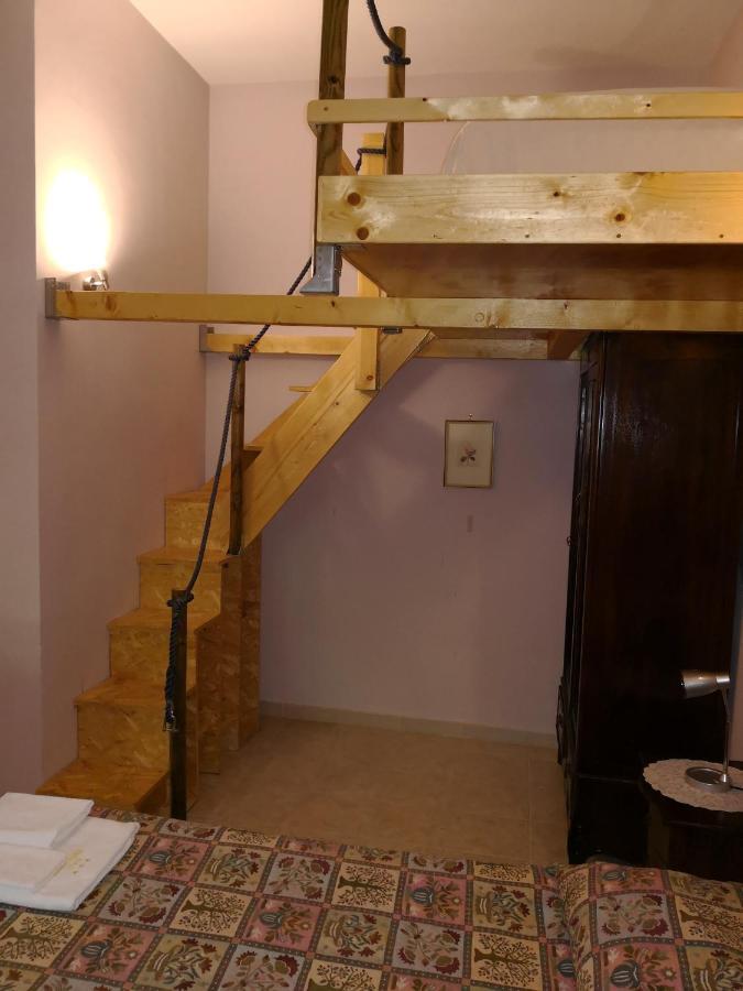 B&B Ex Magazzeno Barlotti Paestum Bagian luar foto