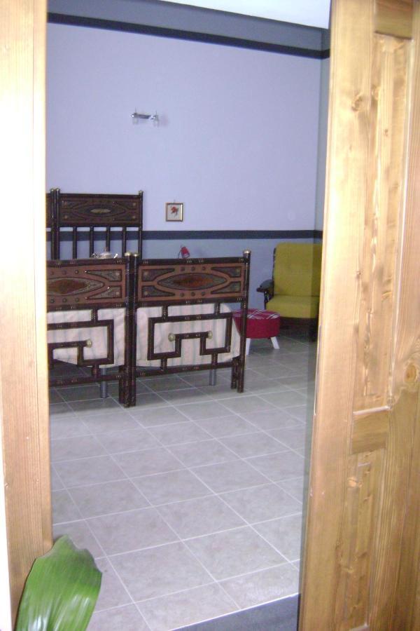 B&B Ex Magazzeno Barlotti Paestum Bagian luar foto