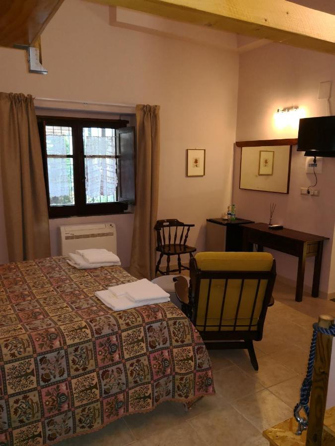 B&B Ex Magazzeno Barlotti Paestum Bagian luar foto