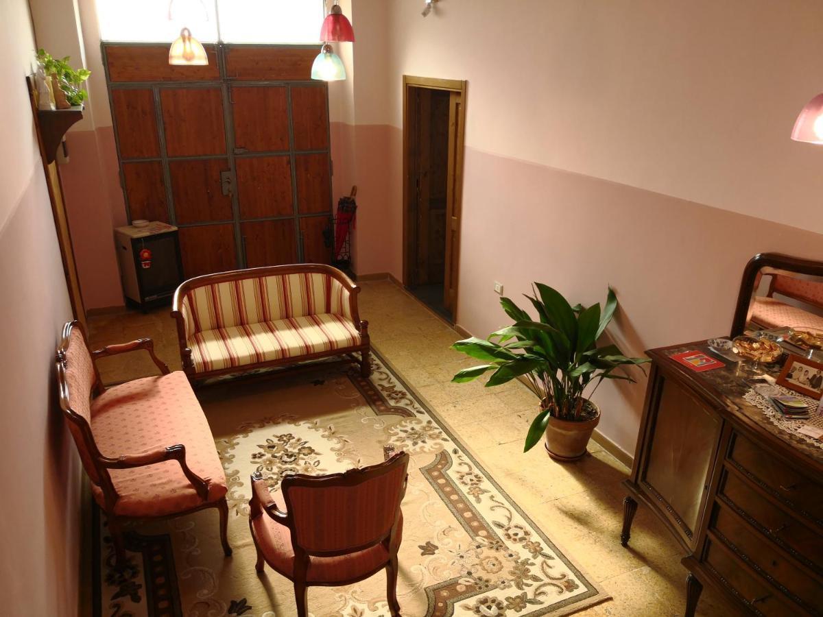B&B Ex Magazzeno Barlotti Paestum Bagian luar foto